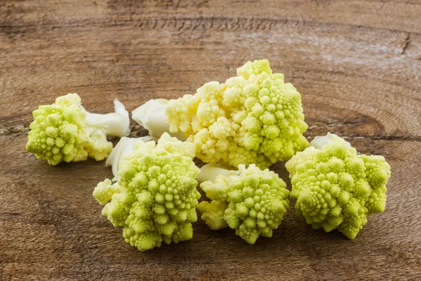Fresh of green vegetable,Romanesco broccoli, Roman cauliflower. — Stock Photo, Image