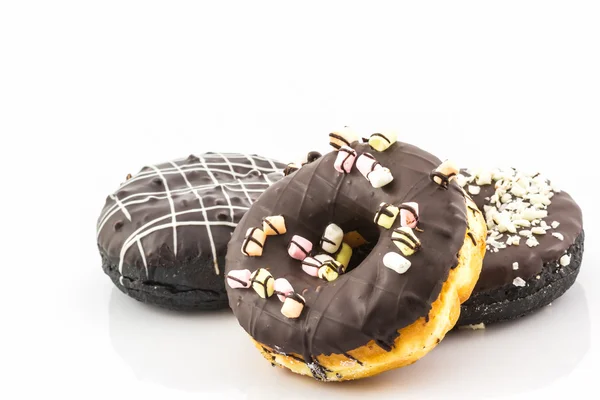 Donut de chocolate con chispas  . — Foto de Stock