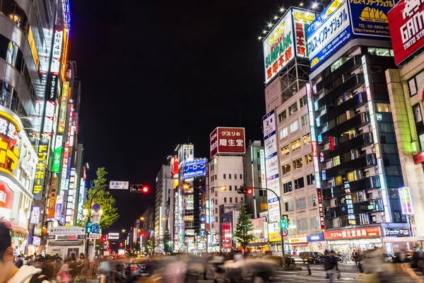 Shinjuku, obszar ten jest dzielnicy nocnych klubów, znany jako bezsennych Tow — Zdjęcie stockowe