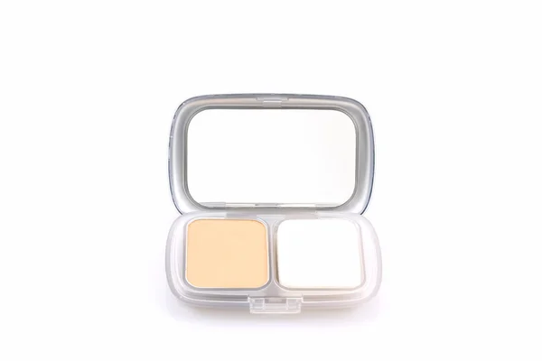 Poudre de maquillage dans le boîtier blanc . — Photo