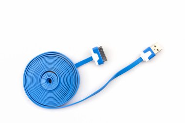 blauwe USB-kabel voor smartphone.