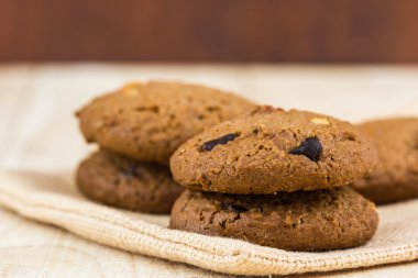 Çikolata parçacıklı kurabiye..