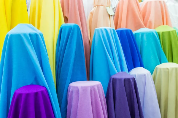 Berwarna kain Lace gulungan di toko . — Stok Foto