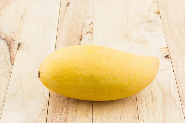 Yellow mango. — Stock Photo, Image