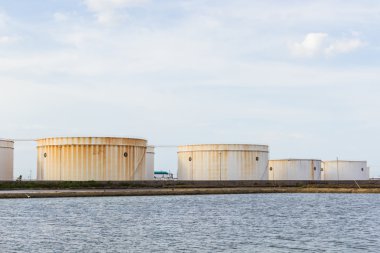 Yağ tankı veya gaz kabı.