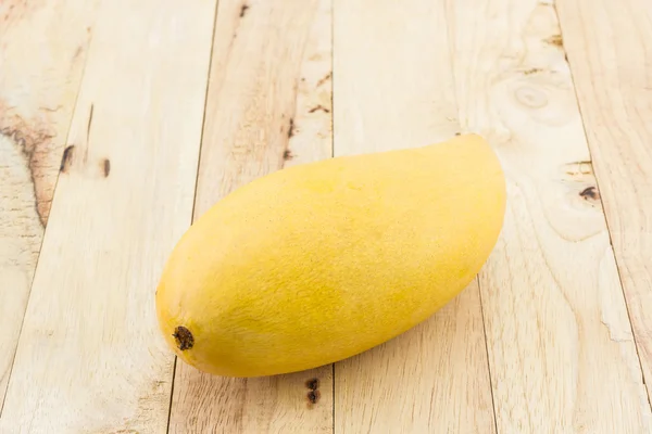 Yellow mango. — Stock Photo, Image