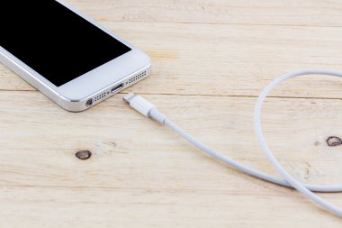 smartphone için USB kablosu.