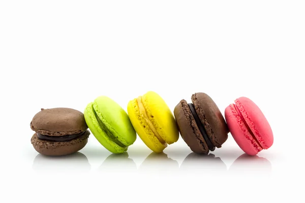 Güzel ve renkli Fransızca macaroons veya macaron. — Stok fotoğraf