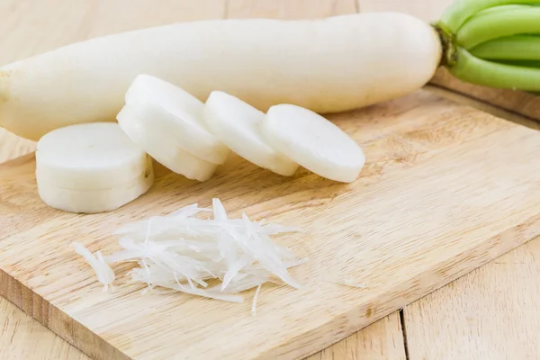 Daikon rzodkiewka, Raphanus sativus L — Zdjęcie stockowe