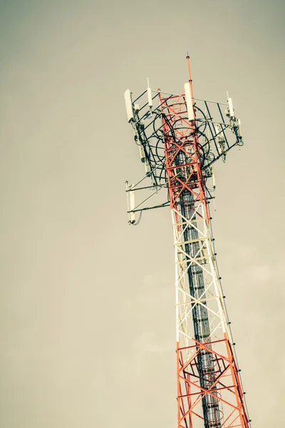 Torre do telefone móvel . — Fotografia de Stock