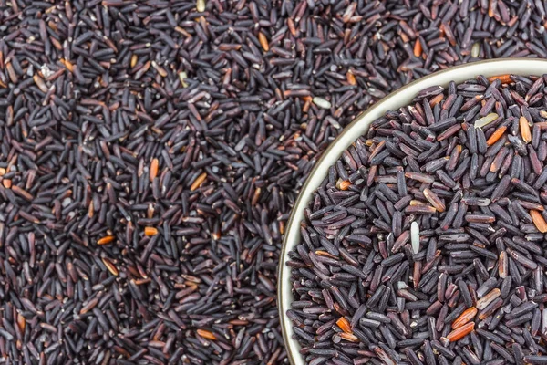 Rice berry in a bowl. — Stock Photo, Image