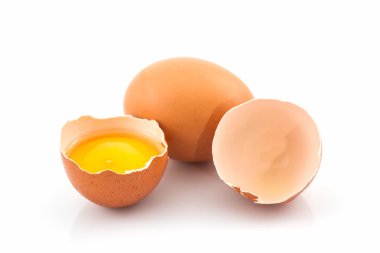 Kırık yumurta ve kabuk.