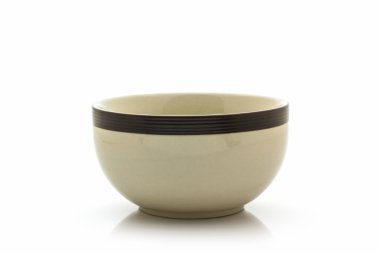 Boş bej seramik kase.