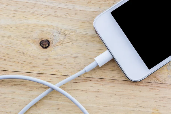 Cable USB para smartphone . — Foto de Stock