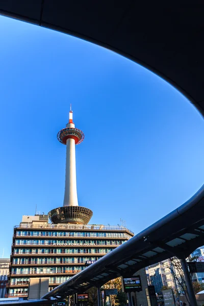 日本の青空と京都タワー. — ストック写真