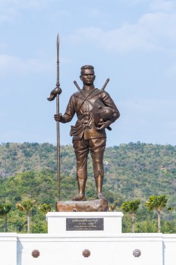 Ratchapak Park ve yedi eski Tay Kral heykelleri.