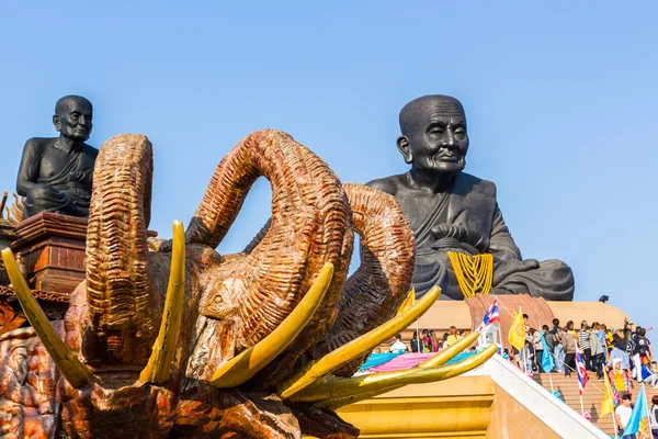 Луанг Phor Tuad Будда в монастыре Ват Хуай Монгкхон храм Хуа Хин, тайский — стоковое фото