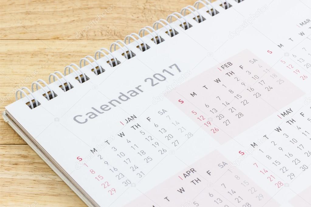 White paper desk spiral calendar 2017