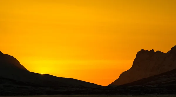 Восход солнца после полярной ночи — стоковое фото