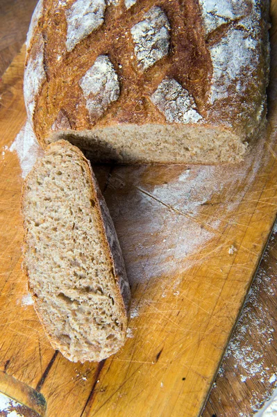 Brood van vers gebakken brood — Stockfoto