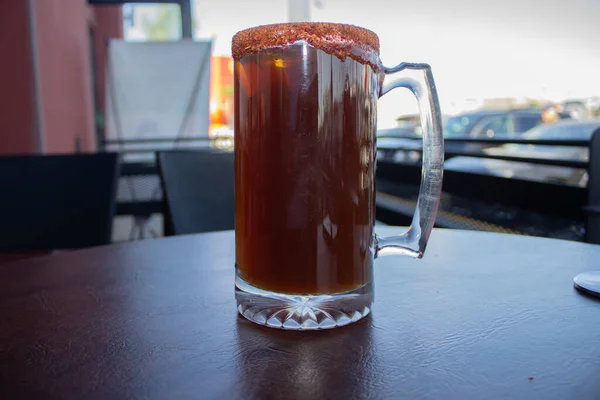 Michelada Cerveja Estilo Mexicano Com Suco Tomate Jarro — Fotografia de Stock