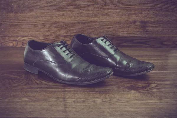 Mannen Formele Elegante Zwarte Schoenen Houten Planken — Stockfoto