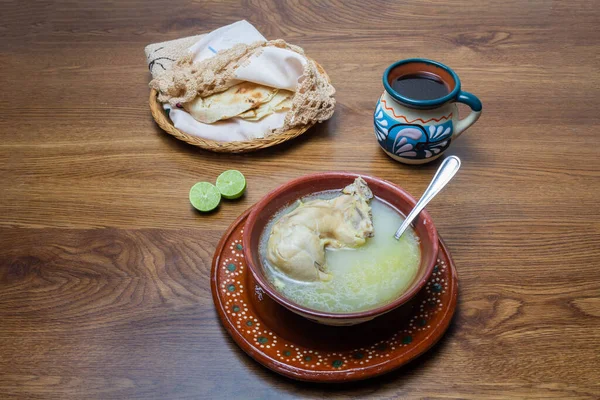 Mexikansk Kycklingbuljong Med Tortillas Och Mexikanskt Kaffe Mexikansk Mat — Stockfoto