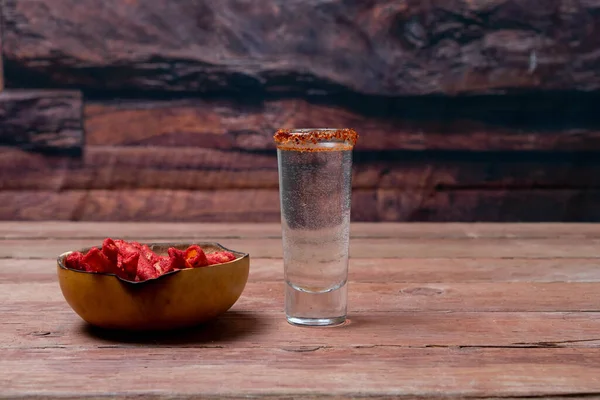 Tequila Skott Med Frostat Glas Med Chilipulver Och Kryddig Majs — Stockfoto