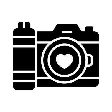 Sevgililer Günü anılarını yakalayan bir kamera sembolü.