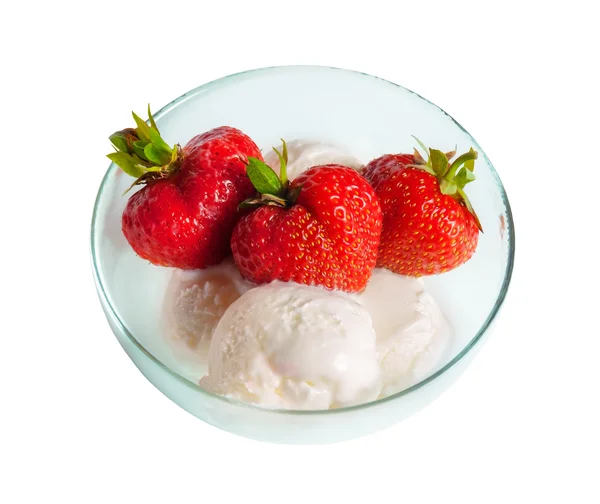 Zmrzlina s jahodou izolovaných na bílém — Stock fotografie