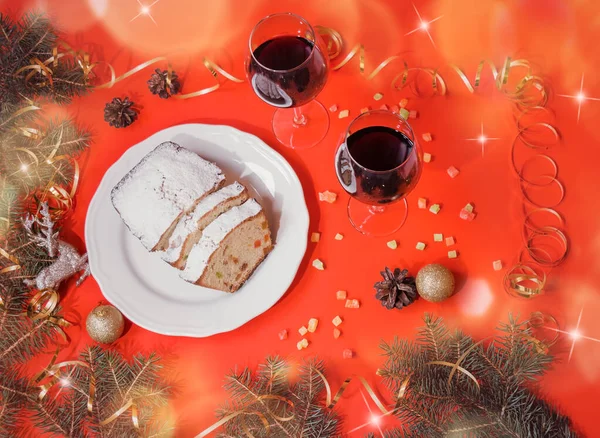 Christmas Cake Candied Fruits Raison Two Glasses Red Wine Scattered — Stock Photo, Image