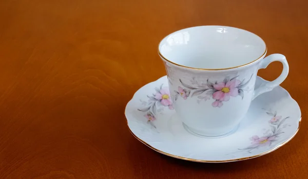 Boş Kupası ve sauser