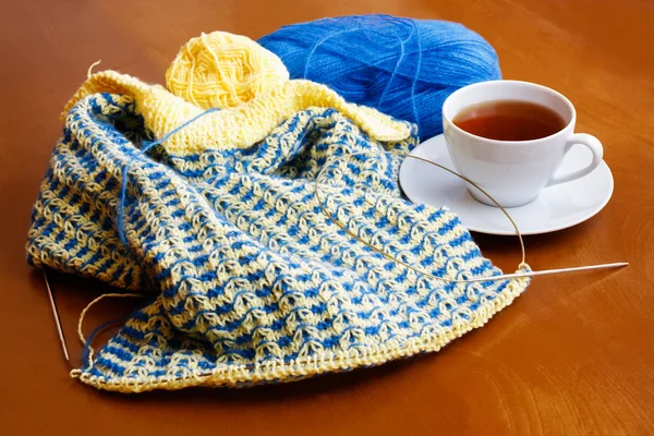 Cup of tea and knitting — Stock Photo, Image