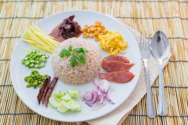 Tay gıda pirinç karışık karides ile yapıştırmak