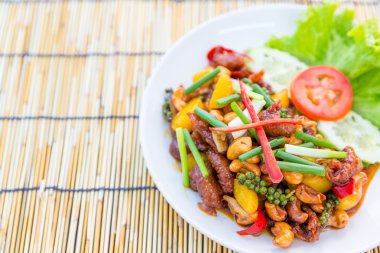 Tayland Mutfağı Stir-fried tavuk ile kaju fıstığı