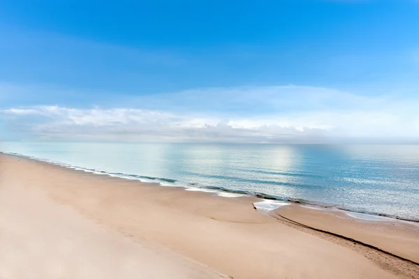 Пляж Хуа Хин Таиланд, Летний морской пляж с волнами, голубой солнечный — стоковое фото