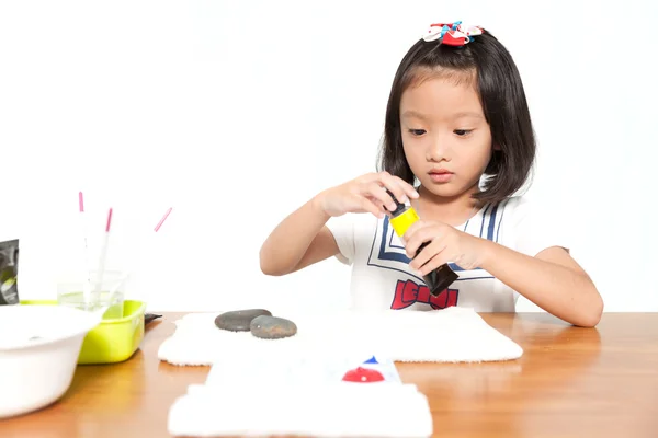 Little girl painting — Stock Photo, Image