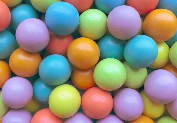 Achtergrond Van Veelkleurige Heldere Kleine Houten Ballen Van Blauwe Gele — Stockfoto