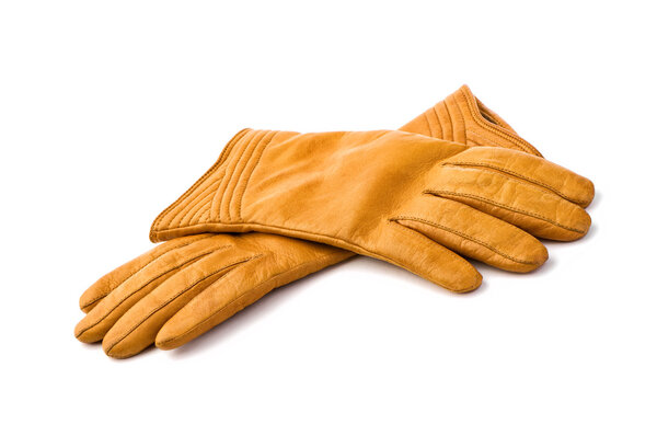 кожаные перчатки на белом
