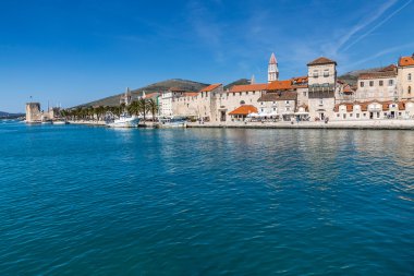 Sahil mesire ve kale - Trogir, Hırvatistan