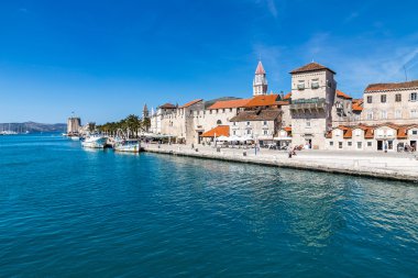 Sahil mesire ve kale - Trogir, Hırvatistan