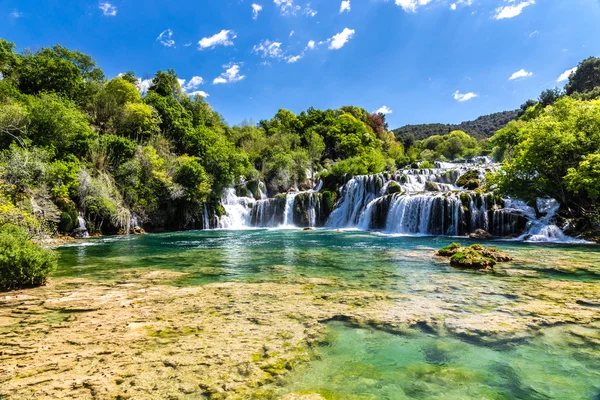 Waterval In het nationale Park Krka-Dalmatië, Kroatië — Stockfoto