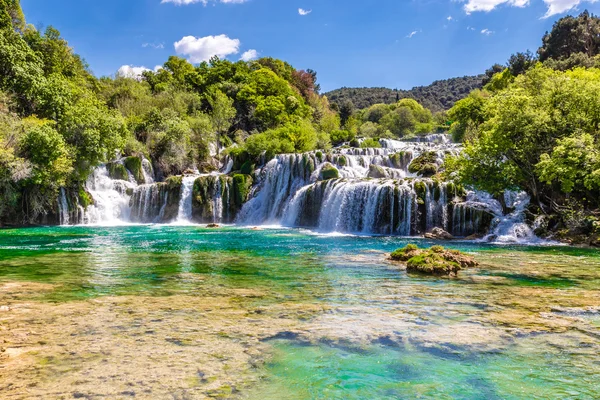 Waterval In het nationale Park Krka-Dalmatië, Kroatië — Stockfoto