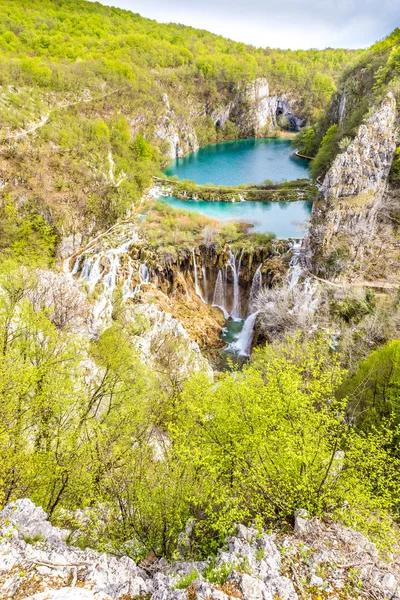 Tavak és vízesések a Plitvicei Nemzeti Park — Stock Fotó