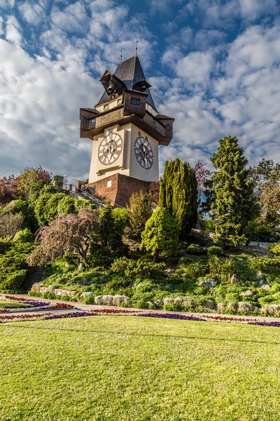 Torre dell'orologio nel parco - Graz, Stiria, Austria — Foto Stock