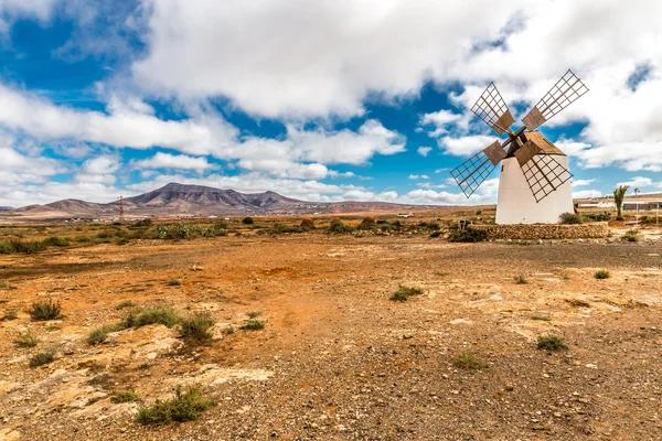 Molino de viento - Fuerteventura, Islas Canarias, España — Foto de Stock
