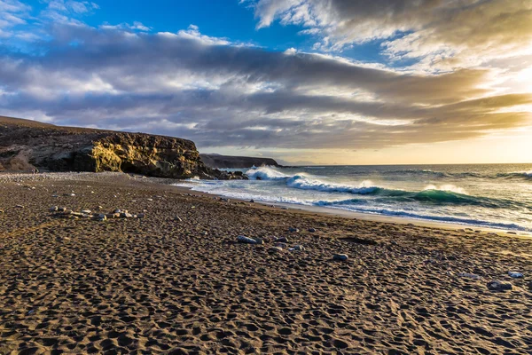 Zachód słońca na plaży Ajuy, Fuerteventura, Wyspy Kanaryjskie, Hiszpania — Zdjęcie stockowe