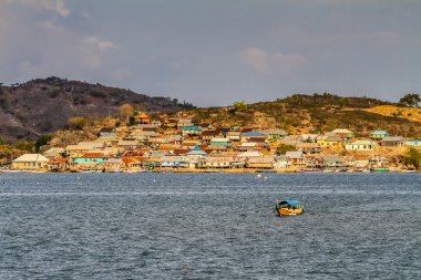 Güzel bir köy manzarası Sumbawa-Endonezya