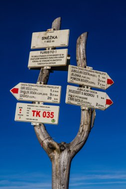 Turist tabelasını üzerinde Snezka-Krkonose, Çek Cumhuriyeti