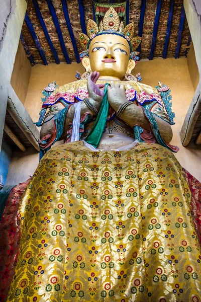 Estátua de Buda com velo dourado-Leh, Ladakh, Índia — Fotografia de Stock